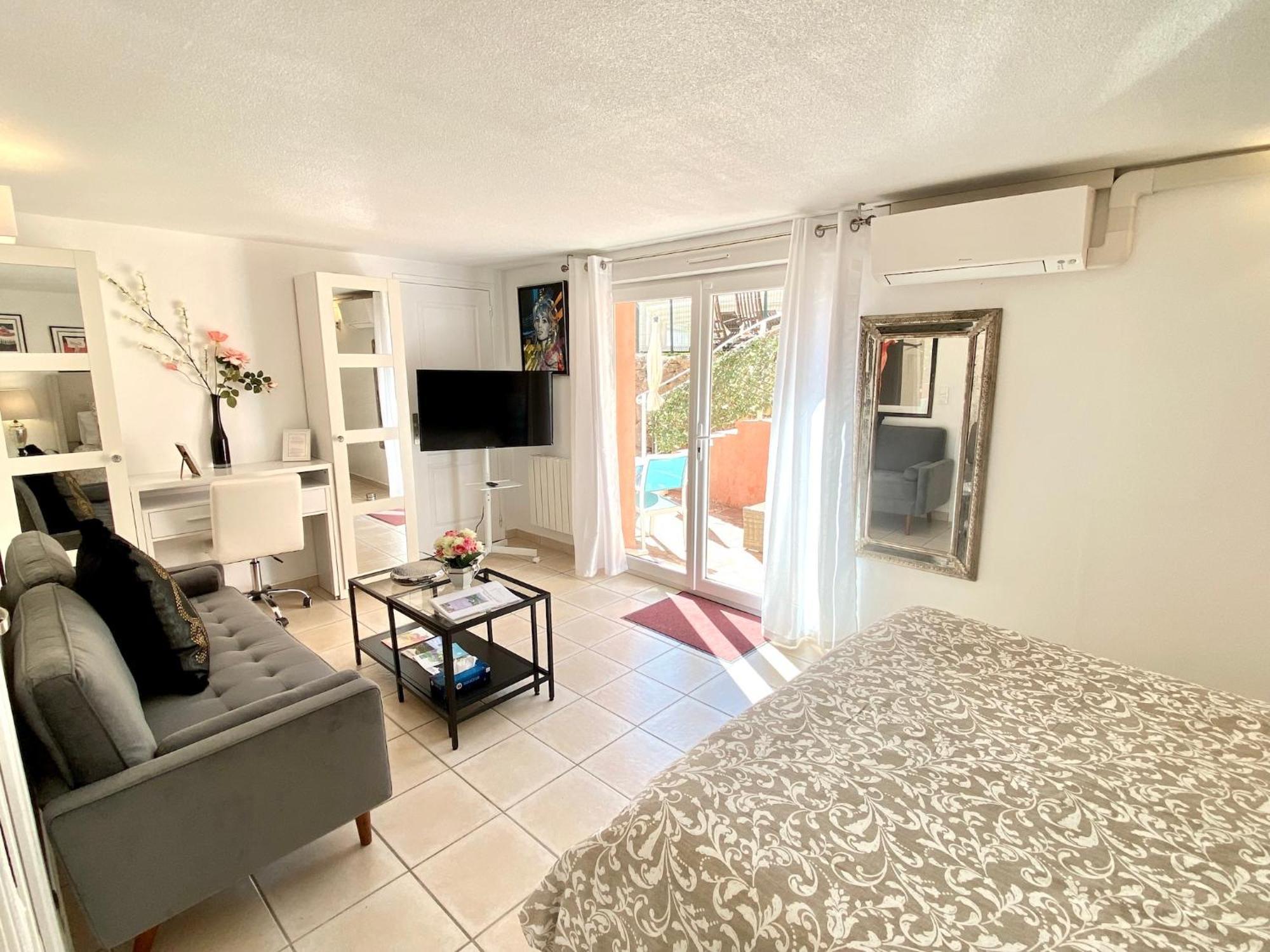 La Vie Est Belle En Provence Bed and Breakfast Tourves Buitenkant foto